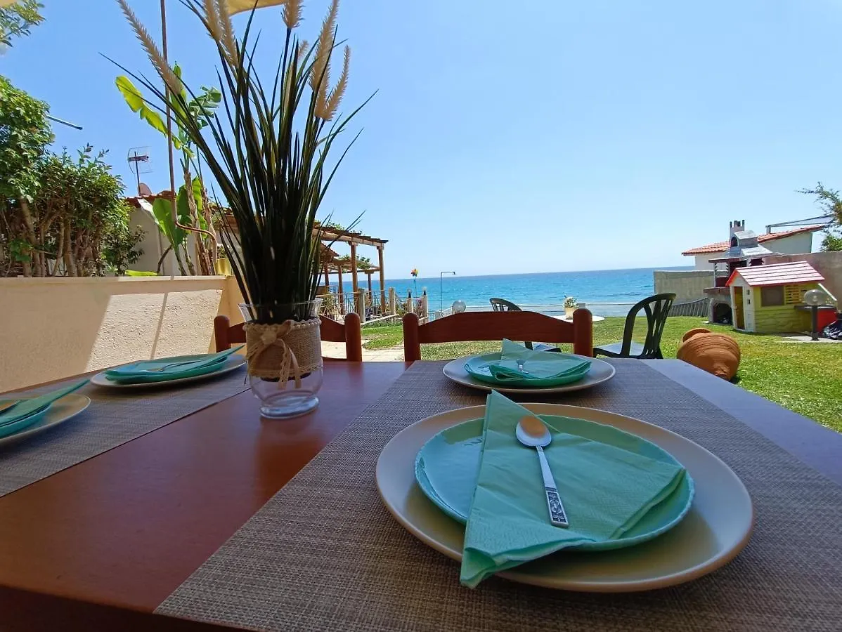 C&C Apartamente In Halkidiki